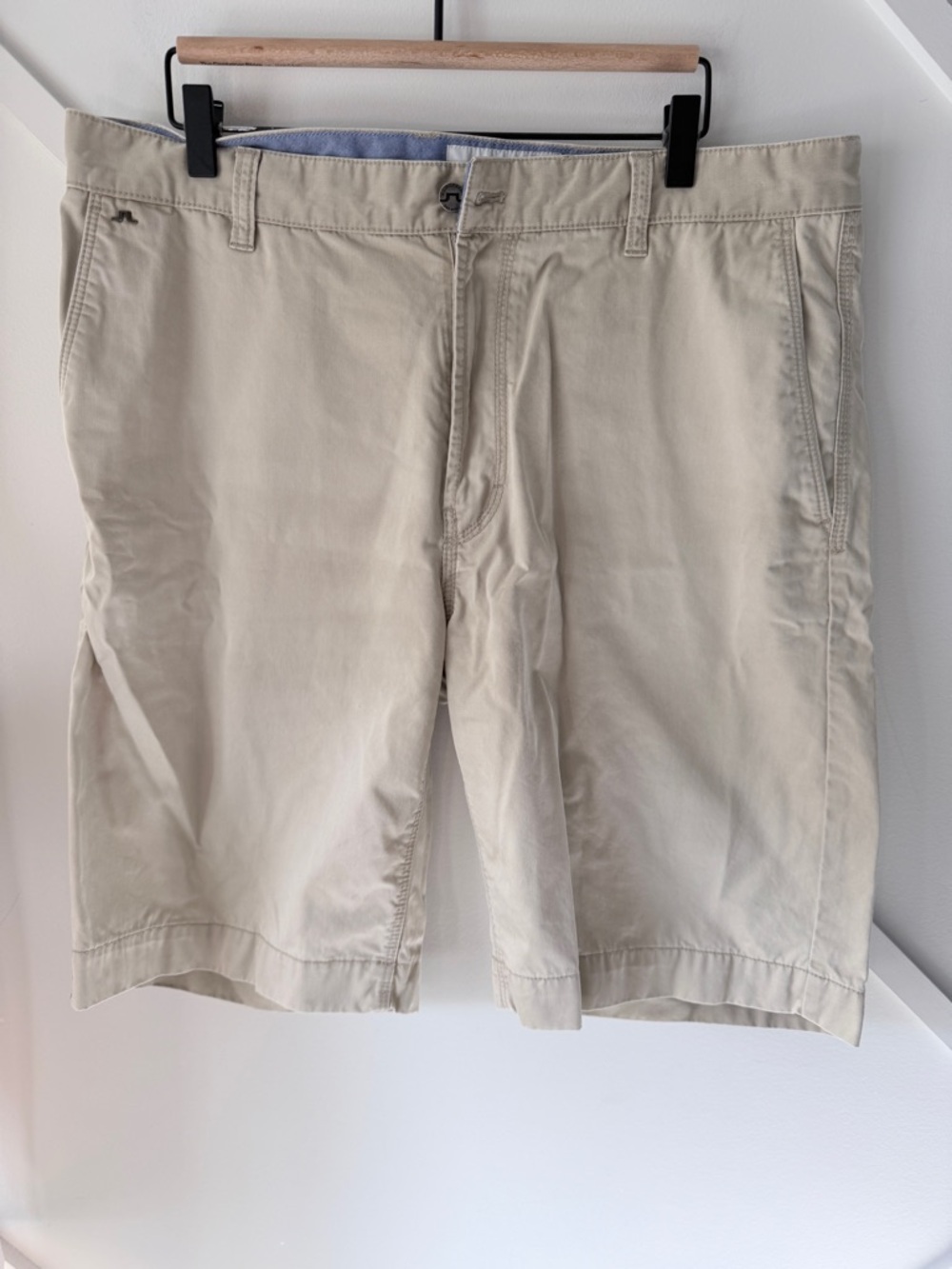 J.Lindeberg Khaki Shorts 36 (XL) | Tailored Golf Performance Casual Smart Shorts